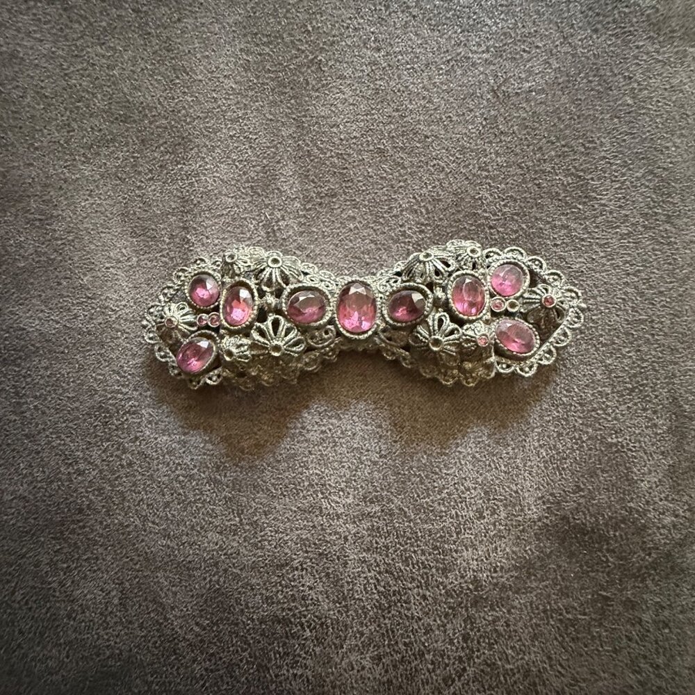 Vintage Silver-Tone Brooch With Pink Gemstones & Intricate Filigree Design